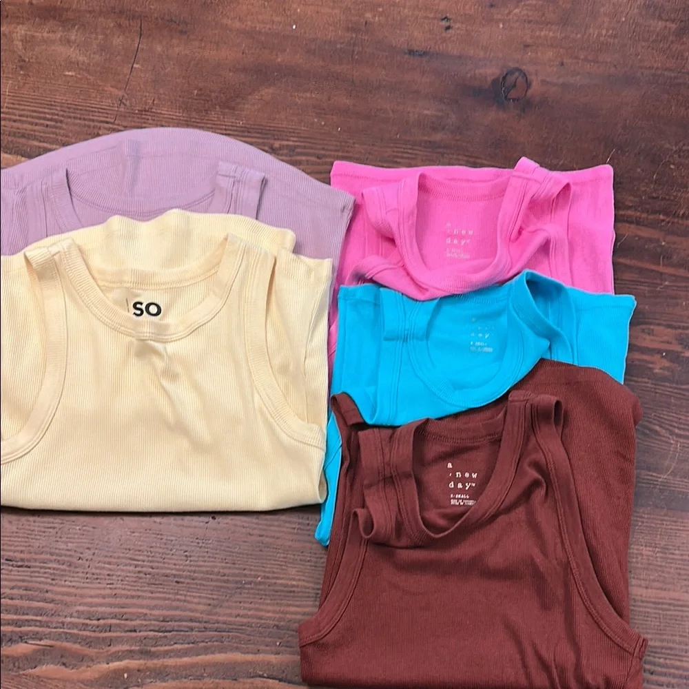 Bundle 5 tank tops small and x-small Sleeveless Casual SO and A New Day - Picture 1 of 13